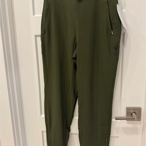 Athleta Brooklyn light joggers with Elastic Waistband and Cuffed Ankles 4